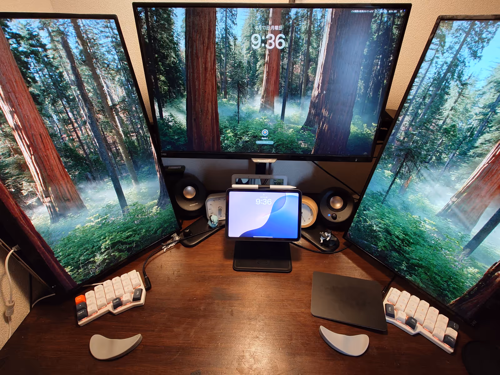 自作キーボードと大型モニターを中心に整えたエンジニアのデスク環境